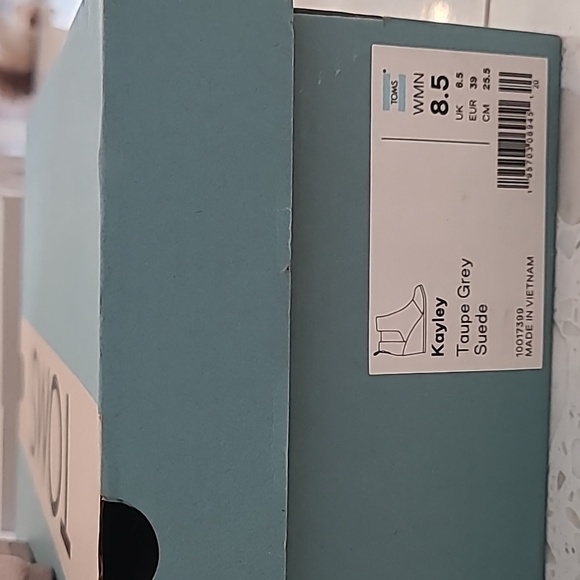 NWB Tom's Tan Suede Booties - Picture 3 of 4